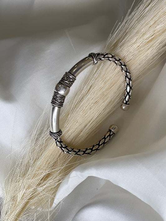 Handcrafted 925 Oxidised Silver Kada