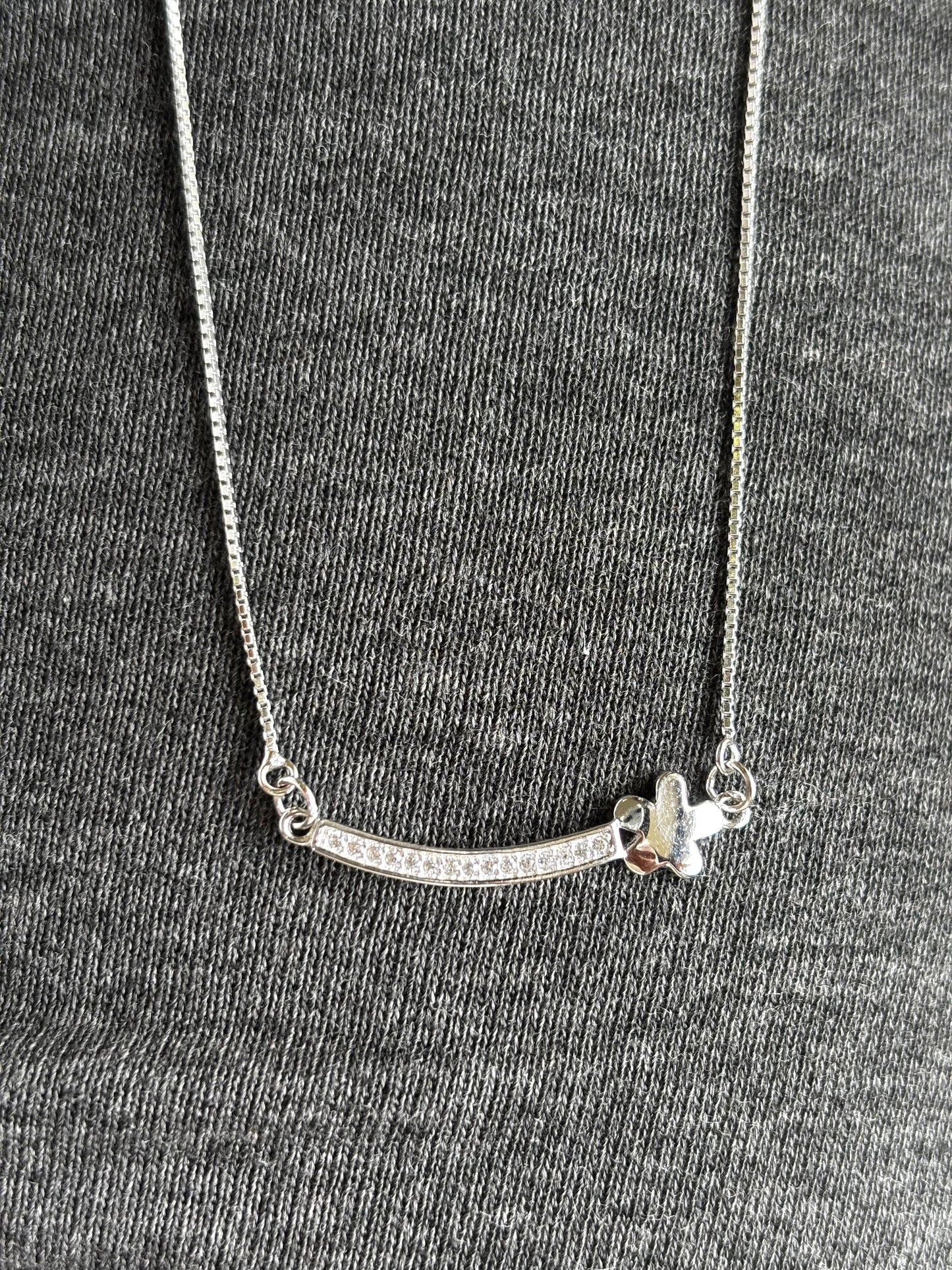 Eternal Curve Necklace – Elegant Heart & CZ Minimalist Necklace