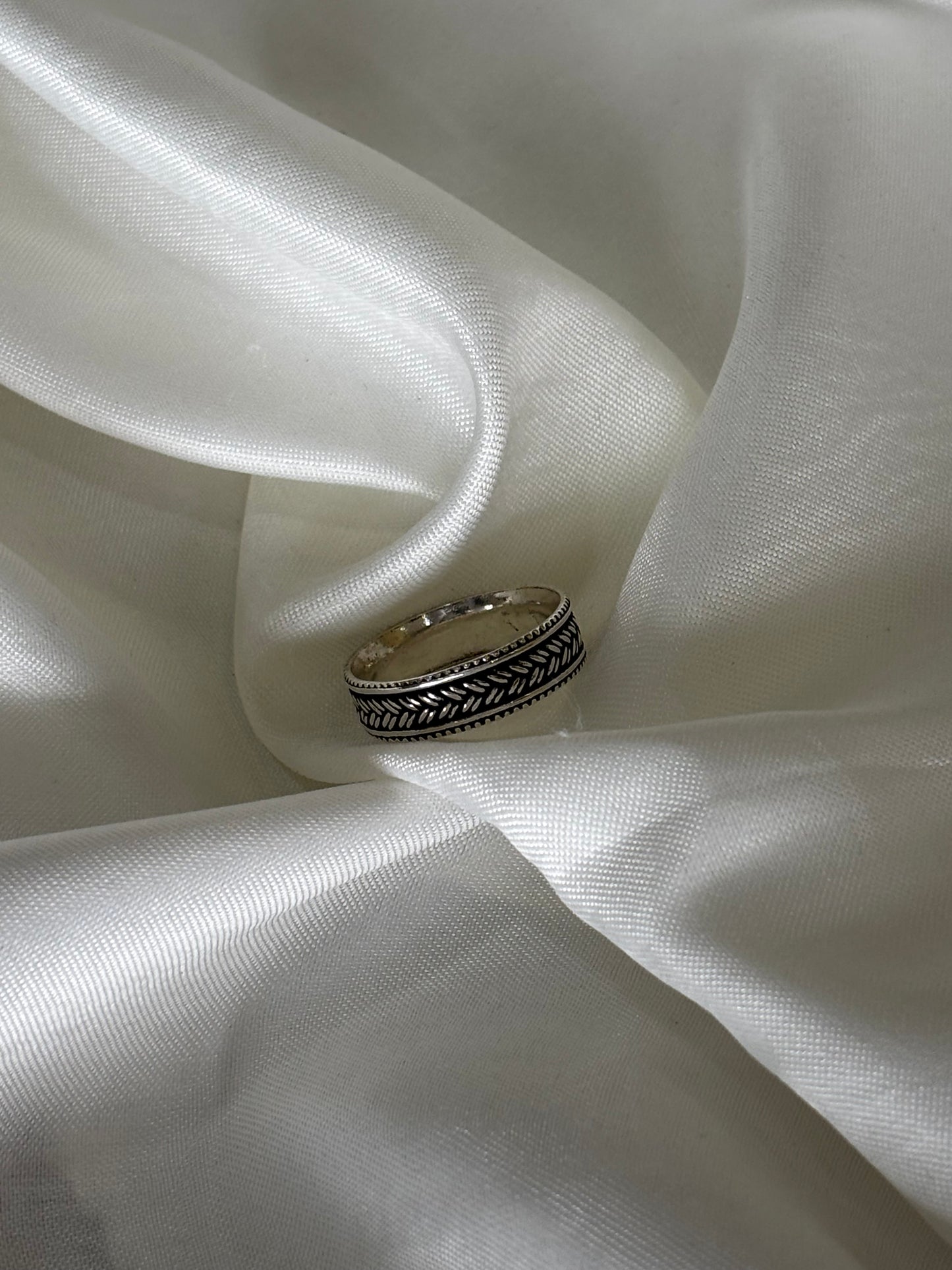 Silver Laurel Band