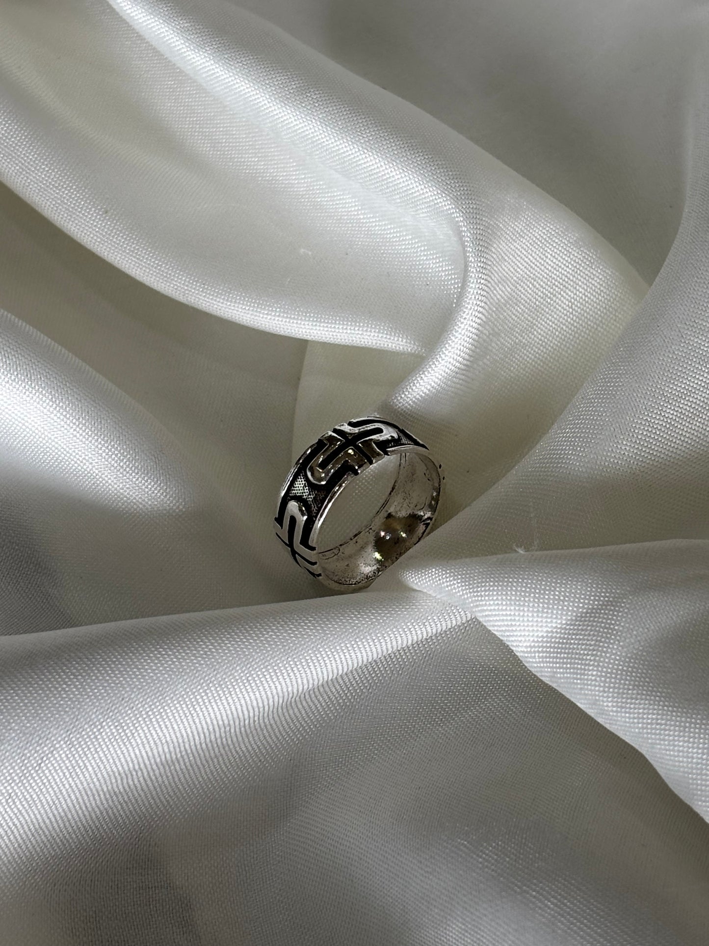 Silver Obsidian Crest Ring