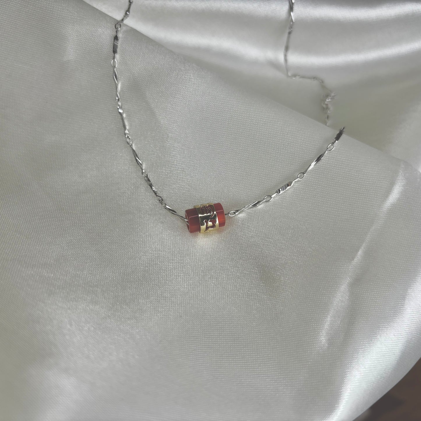 Harmony Bead Necklace – Elegant Silver & Crimson Charm Necklace