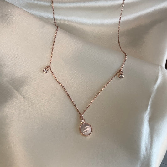 Luna Pearl Necklace – Elegant Rose Gold Mother of Pearl Necklace